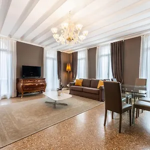 San Teodoro Palace - Luxury Apartments Apartament