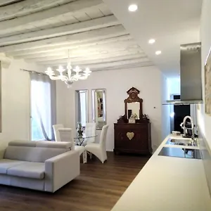  Apartment Sara S Luxury Five Minutes From Piazza San Marco